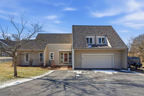 302 Fyre Lake Dr, Sherrard, IL, 61281-9332 | Card Image