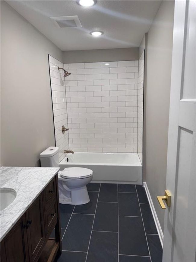 305 N Prairie St, House other with 4 bedrooms, 3 bathrooms and null parking in Hamilton MO | Image 22
