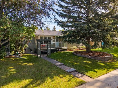 48 Butler Cres Nw, Calgary, AB, T2L1K3 | Card Image