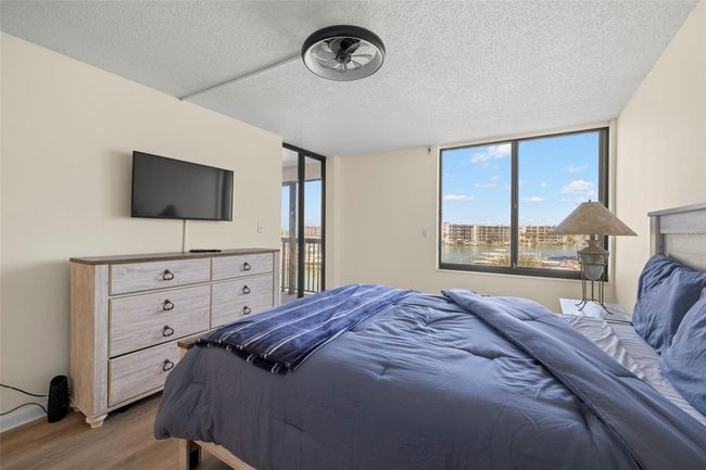 Master Bedroom | Image 11