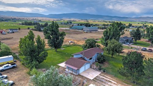 1046 Lark View Ln, Stevensville, MT, 59870-6118 | Card Image