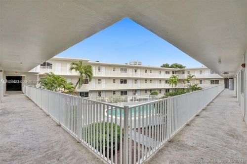 apt-c3-1895 Venice Park Dr, North Miami, FL, 33181-1929 | Card Image