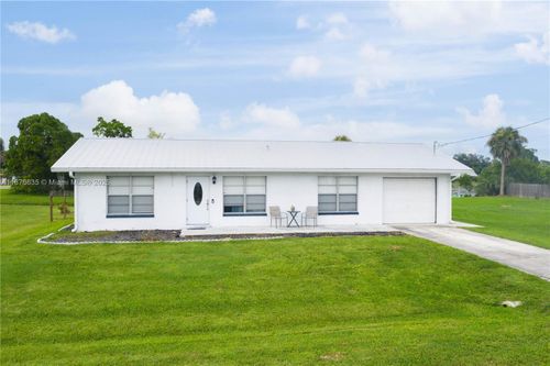 2673 Montego Dr, Fort Myers, FL, 33905-2328 | Card Image