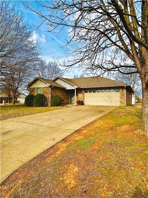 701 Apple Tree Ln, Clarksville, AR, 72830-8502 | Card Image
