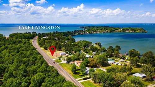 327 Palmetto Dr, Livingston, TX, 77351-5244 | Card Image