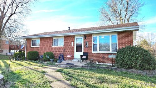 2845 Parthenon Dr, De Soto, MO, 63020-4644 | Card Image