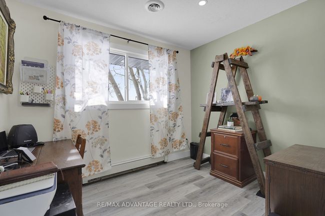 9755 Longwoods Rd, House other with 5 bedrooms, 3 bathrooms and 4 parking in London ON | Image 24