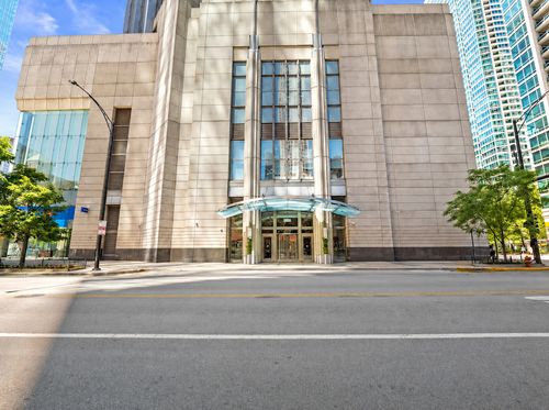 501-512 N Mcclurg Ct, Chicago, IL, 60611-4112 | Card Image