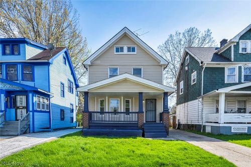 13500 Eaglesmere Ave, Cleveland, OH, 44110-2142 | Card Image
