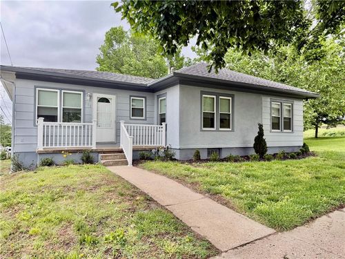 506 N 3rd St, Wathena, KS, 66090-4109 | Card Image
