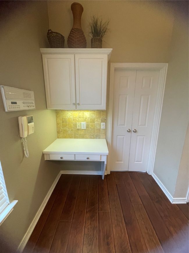 9506 Windy Hollow Dr, House other with 4 bedrooms, 3 bathrooms and null parking in Irving TX | Image 7