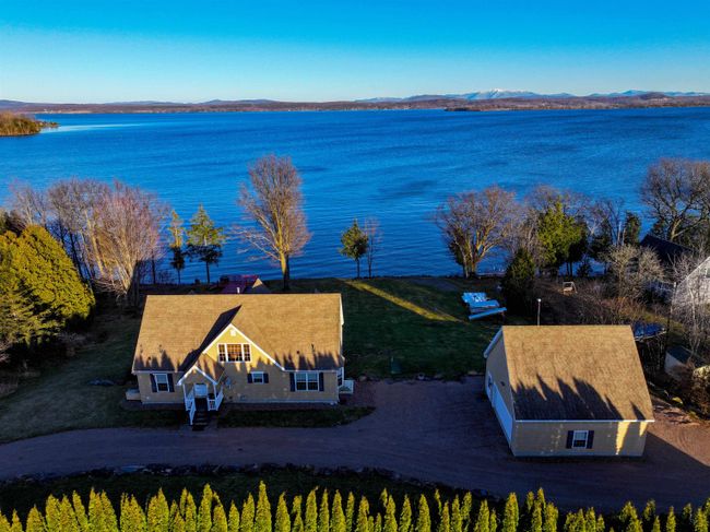 31 Pearl Bay Lane, House other with 4 bedrooms, 3 bathrooms and null parking in Grand Isle VT | Image 4