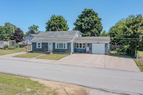 15 Yale St, Rochester, NH, 03867-2519 | Card Image