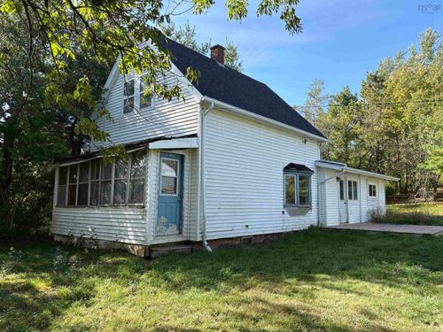 126 George St, Stewiacke, NS, B0N2J0 | Card Image