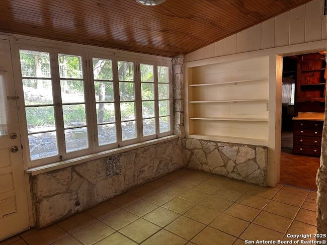 19614 Grey Forest Dr, House other with 2 bedrooms, 2 bathrooms and null parking in Helotes TX | Image 8