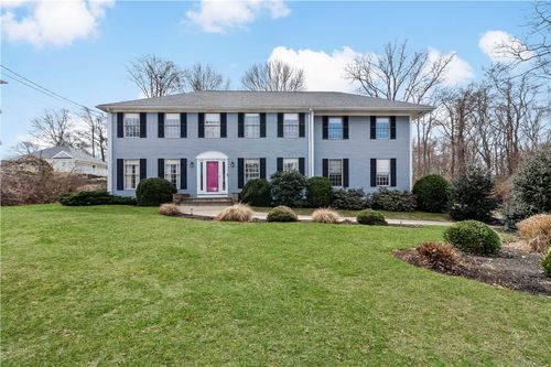 32 Starr Dr W, Narragansett, RI, 02882-3142 | Card Image