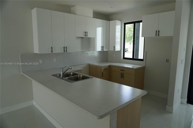 12387 Sw 220 Th St, Townhouse with 3 bedrooms, 2 bathrooms and null parking in Miami FL | Image 6
