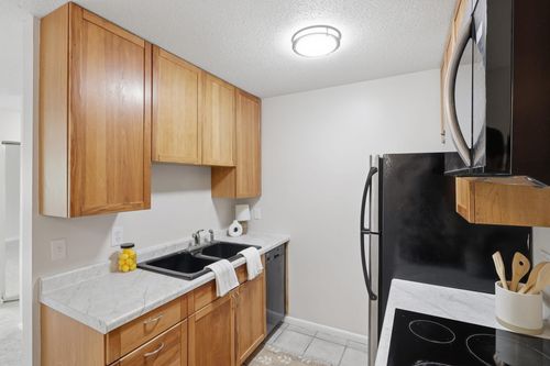 204-2616 Harriet Ave, Minneapolis, MN, 55408-1424 | Card Image