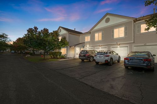 53-53 Braxton Ln, Aurora, IL, 60504-6671 | Card Image