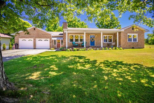 186 Marchand Dr, Westover, WV, 26501-3825 | Card Image