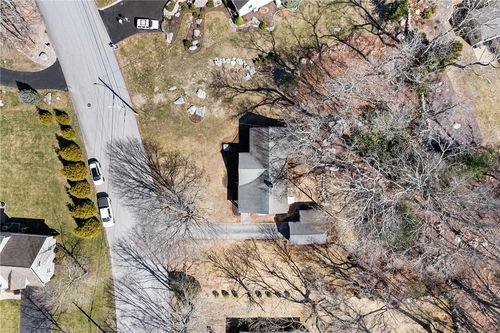 11 Hubbard St, Westerly, RI, 02891-3207 | Card Image