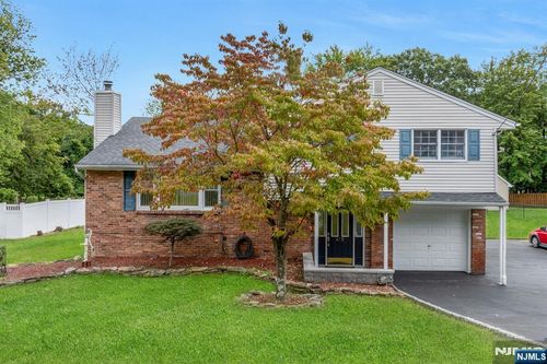 415 Briarwood Ln, Northvale, NJ, 07647-1312 | Card Image