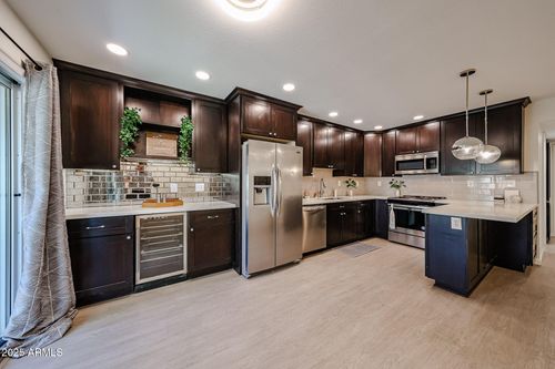 o11-5525 E Thomas Rd, Phoenix, AZ, 85018-8126 | Card Image