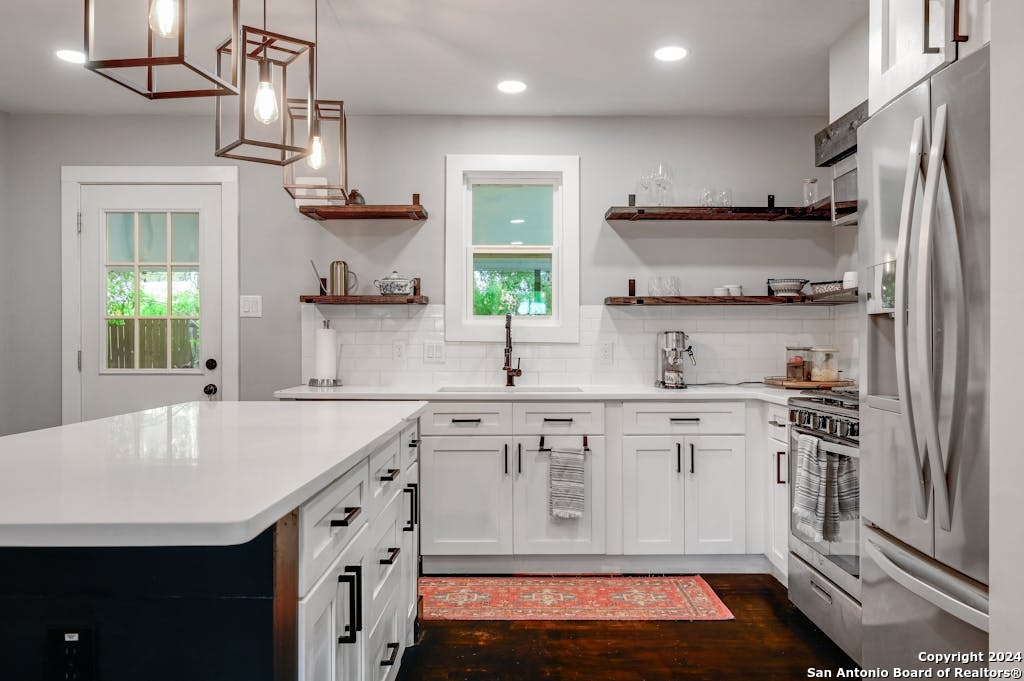 Dresden Dr, San Antonio, TX 78213