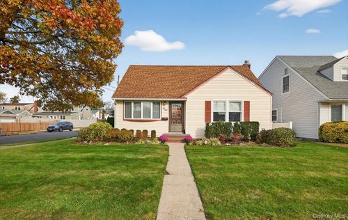 58 Virginia Ave, Plainview, NY, 11803-3520 | Card Image