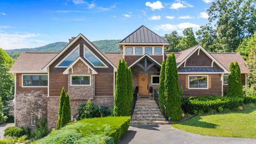 3034 Smoky Bluff Trl, Sevierville, TN, 37862-7972 | Card Image
