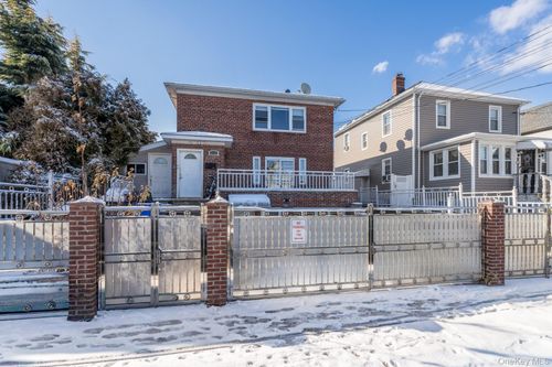 2752 Curtis Street, New York, NY, 11369 | Card Image