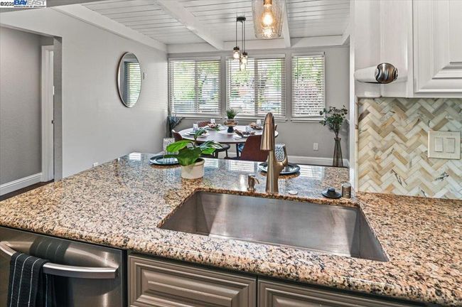17860 Almond Rd, House other with 5 bedrooms, 4 bathrooms and 4 parking in Castro Valley CA | Image 13