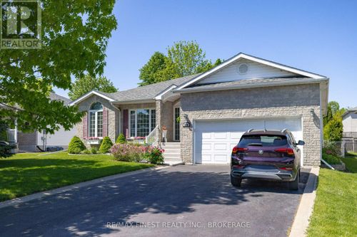 320 Friarhill Crescent, Kingston (East Gardiners Rd), ON, K7M8P4 | Card Image