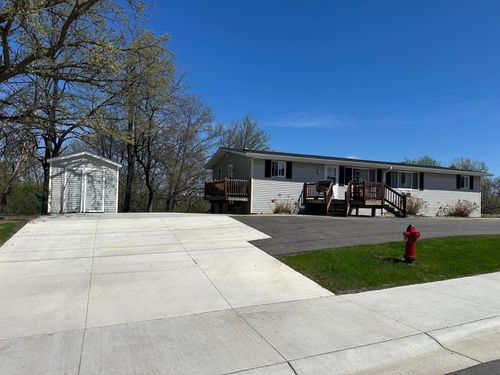 520 W State St, Belle Plaine, MN, 56011-1442 | Card Image