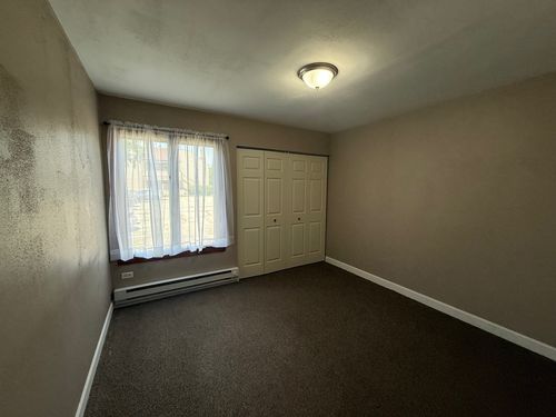 82-3302 Berwyn Ave, North Chicago, IL, 60064-3404 | Card Image