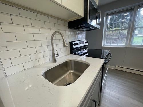 unit-f3-808 Willard St, Quincy, MA, 02169-7435 | Card Image