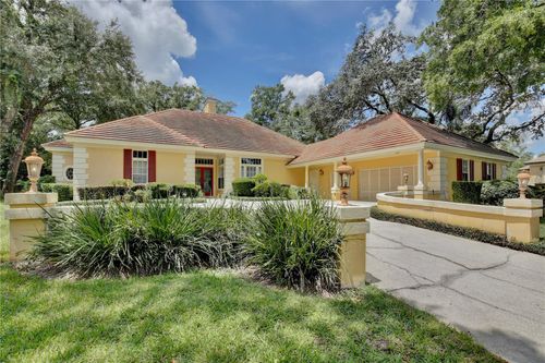 1726 Majestic Oak Dr, Apopka, FL, 32712-2528 | Card Image