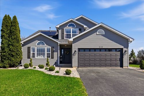 910 Shorewood Dr, Shorewood, IL, 60404-7201 | Card Image