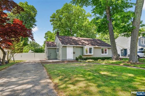 101 Sheldon St, Wyckoff, NJ, 07481-2740 | Card Image
