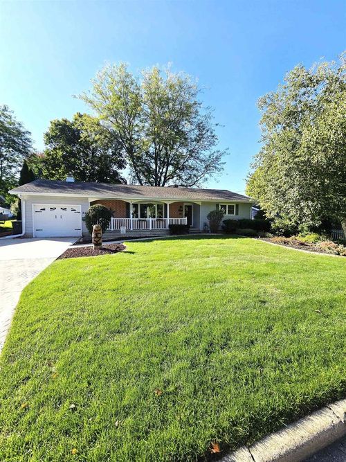 255 Chapin St, Columbus, WI, 53925-1224 | Card Image