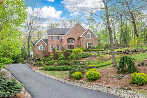 11 Surrey Ln, Sparta, NJ, 07871-1735 | Card Image