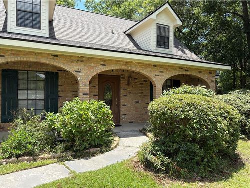101 E Queensbury Dr, Slidell, LA, 70461-4919 | Card Image