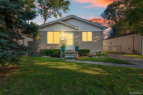 12455 Georgiana Ave, Warren, MI, 48089-4910 | Card Image