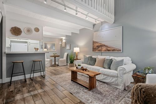 apt-19-220 Elm Ave, CARPINTERIA, CA, 93013-2370 | Card Image