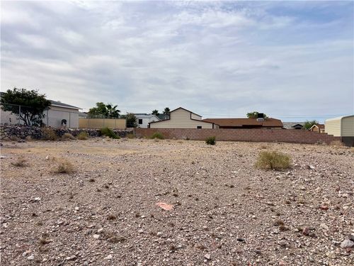 3370 Ridge View Ave, Bullhead City, AZ, 86429-7311 | Card Image