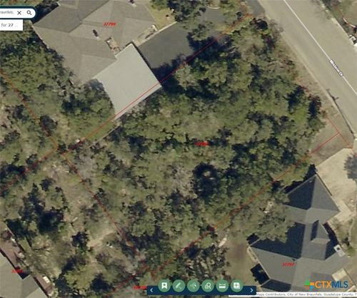 98 Mission Dr, New Braunfels, TX, 78130-6661 | Card Image