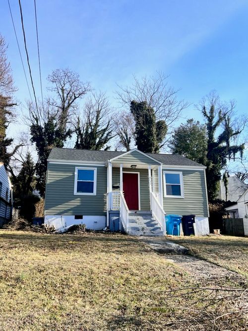 2402 Winthrop Ave Sw, Roanoke, VA, 24015-3133 | Card Image