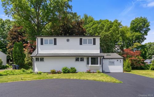 18 Jean Ln, Hartsdale, NY, 10530-1207 | Card Image