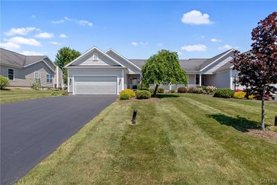 3772 Pegasus Circle, House other with 2 bedrooms, 2 bathrooms and null parking in Camillus NY | Image 3