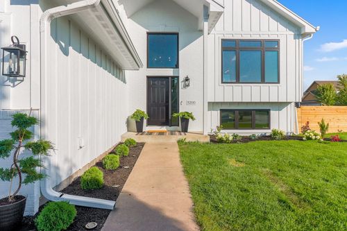 5200 Kalenda Ct Ne, Albertville, MN, 55301-4590 | Card Image